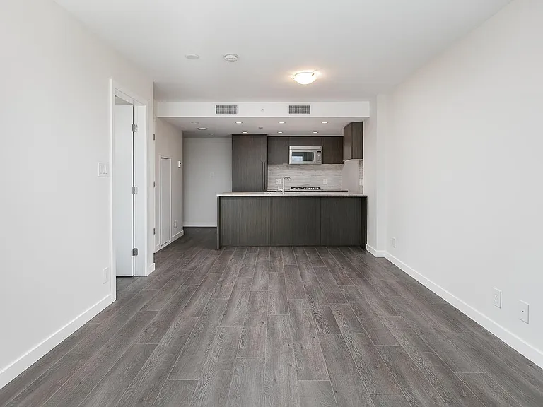 125 E 14th St #701 — Photo 1