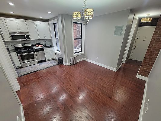 1st image of 4316 Broadway #4