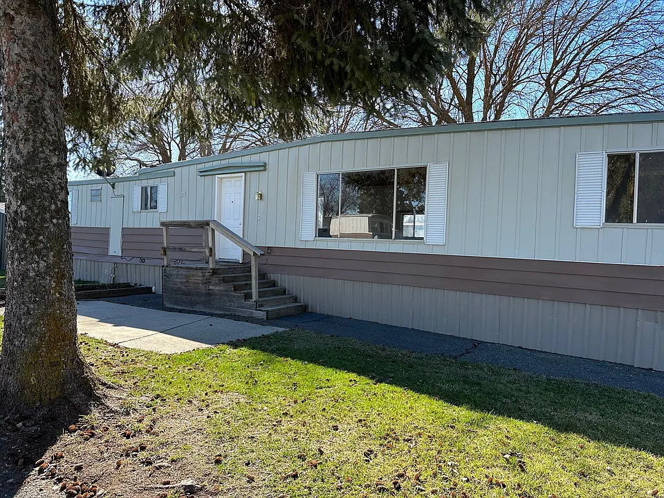 712 SE Railroad Ave #2A