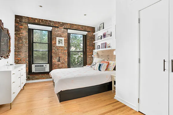 Sold by Compass | media 7