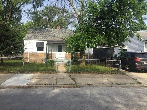 792 Campbell Ave photo 1