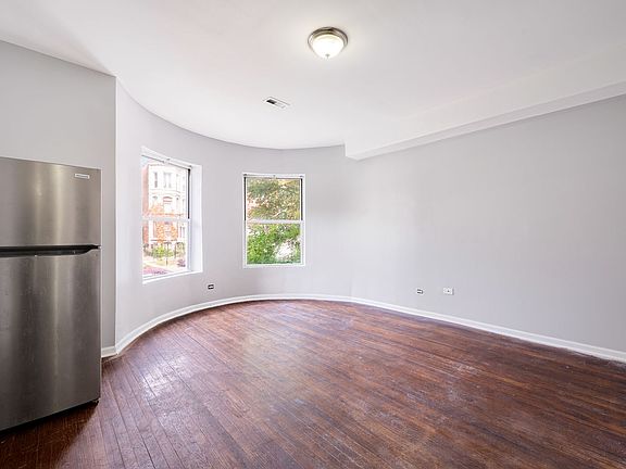 2nd image of 4421 S Prairie Ave APT 1