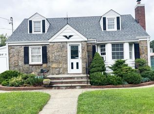 2531 6th Ave, East Meadow, NY 11554