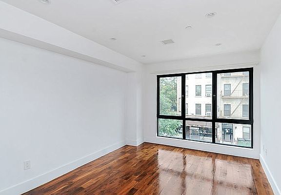 5th image of 838 Halsey St APT 2