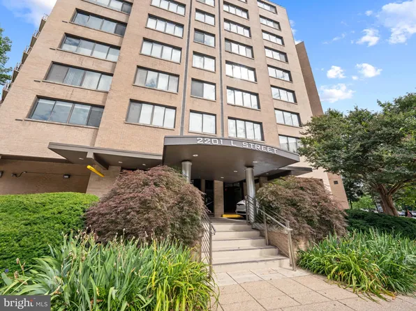 2201 L St NW APT 301, Washington, DC 20037