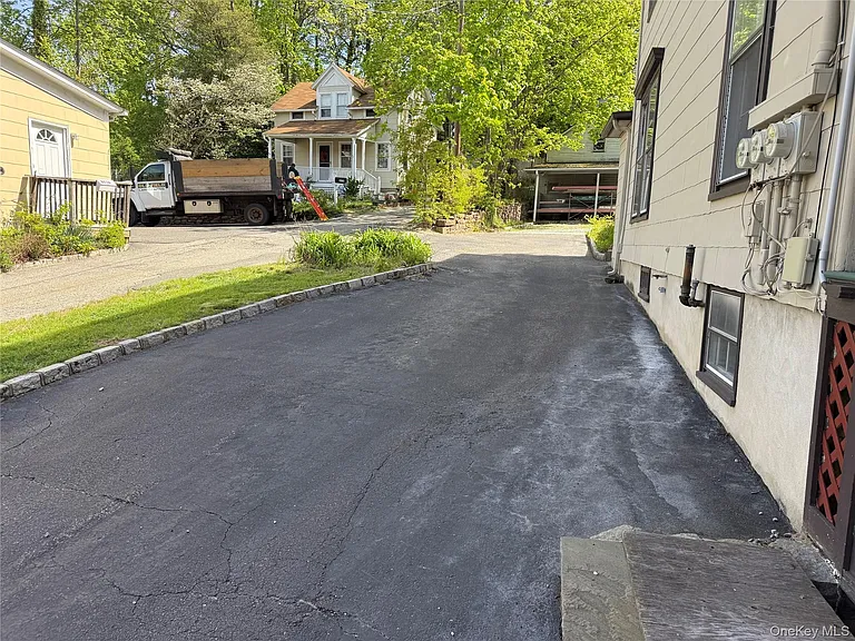 805 Main St — Photo 29