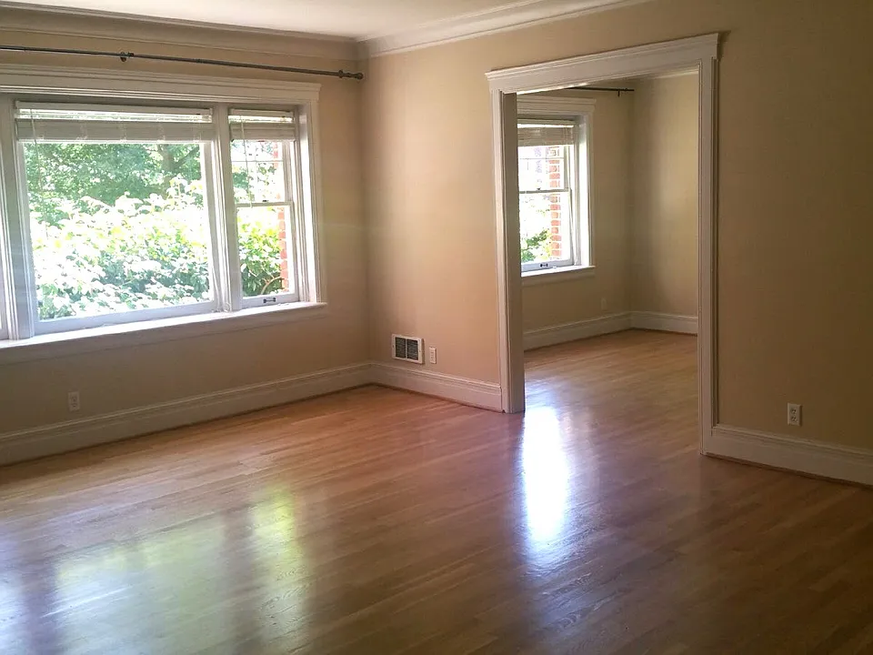100 W Highland Dr #223