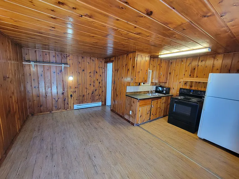 Lakeview Apartments — Photo 2