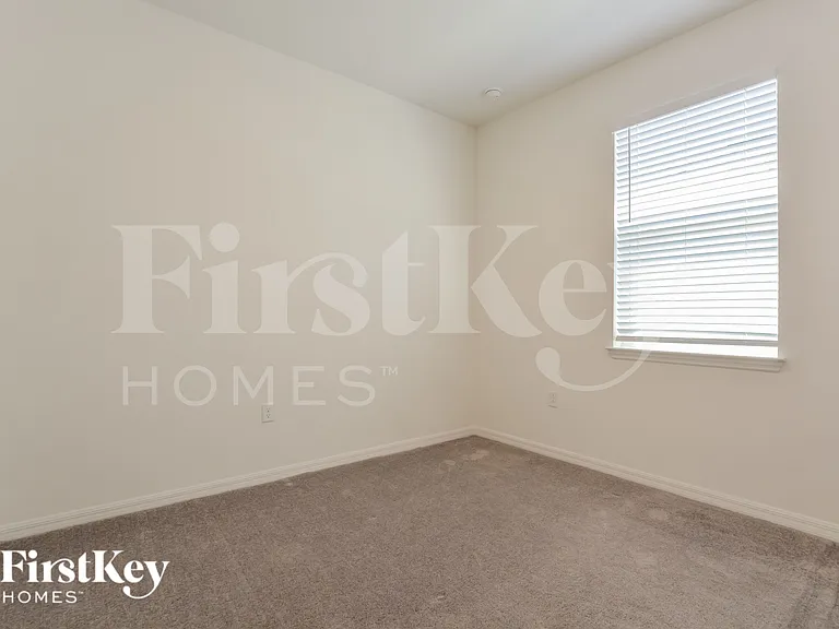 1256 Spokane Point — Photo 12