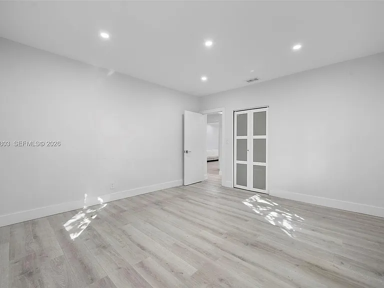 1262 SW 15th Ter — Photo 25