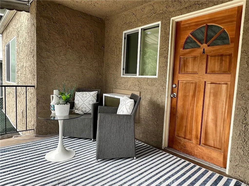 2 bed, 800 sqft, $3,200 — Photo 3