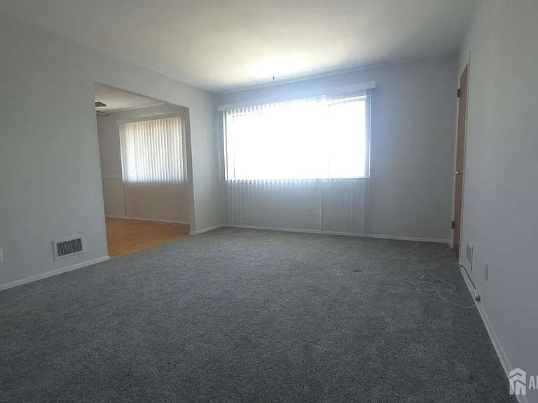 89 Van Buren Ave #2 — Photo 2