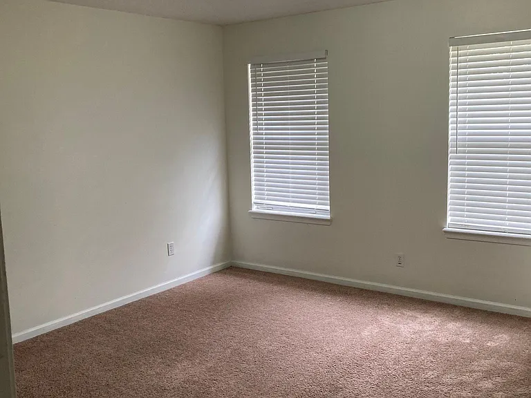 421 Scrub Jay Dr — Photo 10