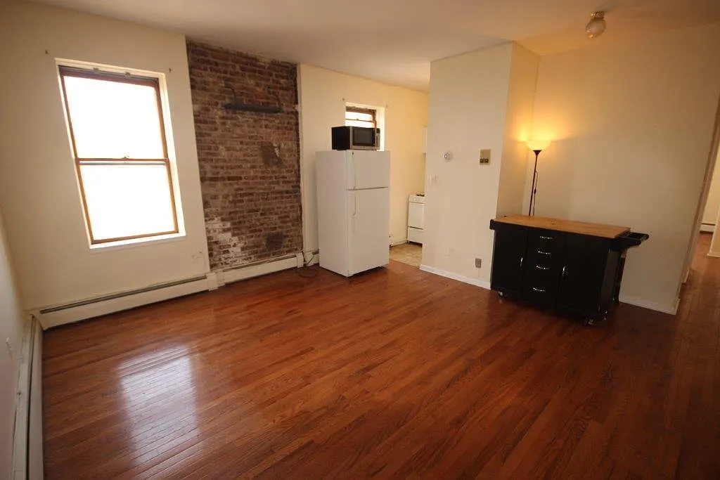 1 bed, 670 sqft, $2,500 — Photo 3
