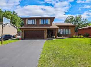 917 Alton Ct, Winthrop Harbor, IL 60096