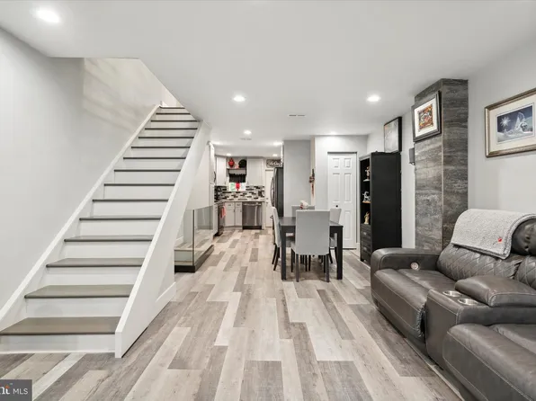 2952 S Sydenham St, Philadelphia, PA 19145