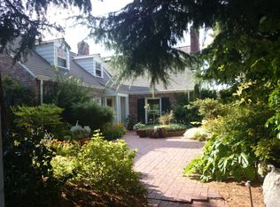 351 Lee St, Seattle, WA 98109