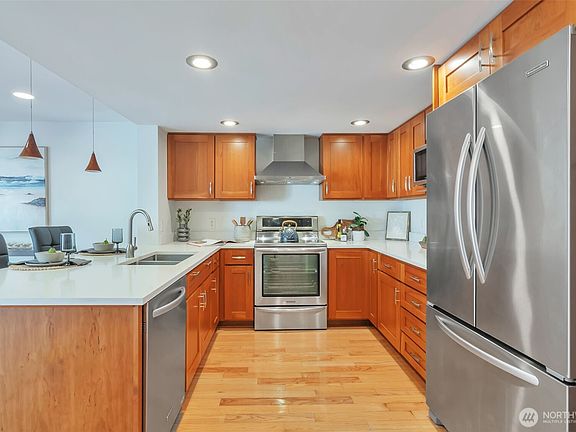 5th image of 1035 156th Avenue NE #29