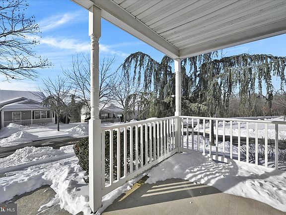 5th image of 112 W Harmony Dr