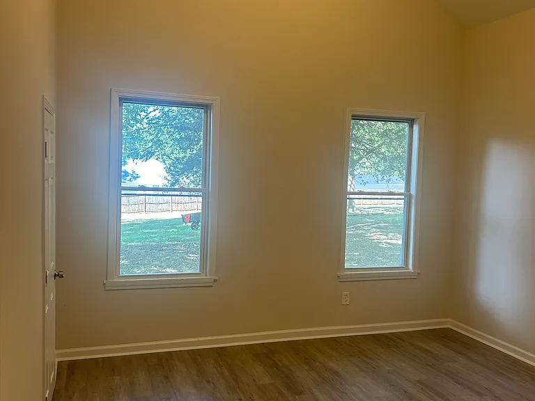 805 Park Ave SE #B — Photo 7