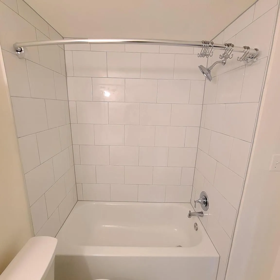 3 bed, 3.5 bath, 1960 sqft, $2,600 — Photo 3