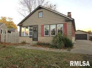1102 S 10th St, Pekin, IL