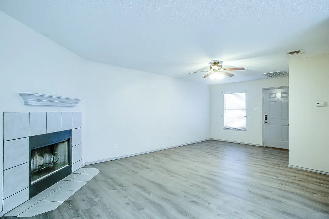 2 bed, 1179 sqft, $1,150 — Photo 3