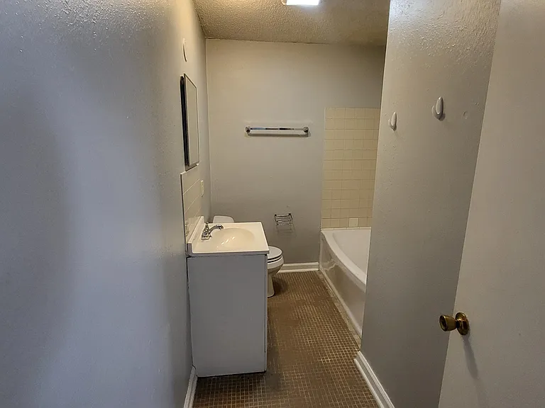6149 Commodore Dr — Photo 11