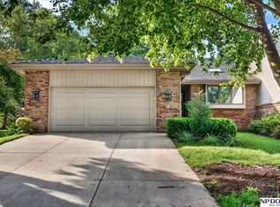 10114 Fieldcrest Dr, Omaha, NE 68114