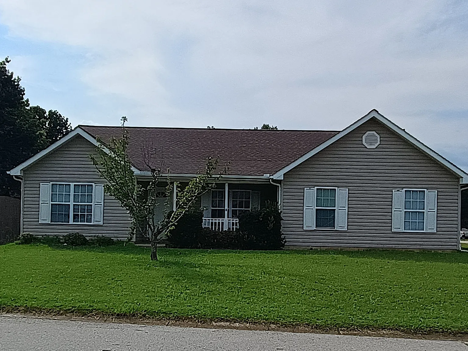 3 bed, 1600 sqft, $1,850 — Photo 1