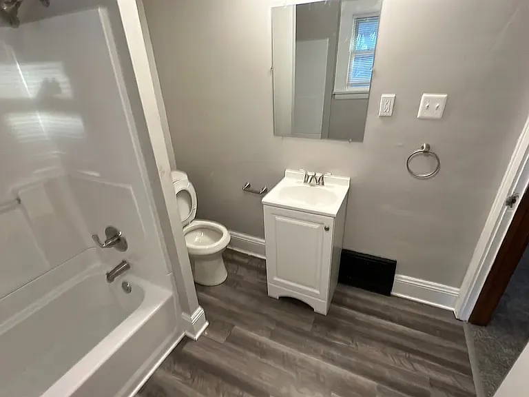 466 Brewer Ave — Photo 5