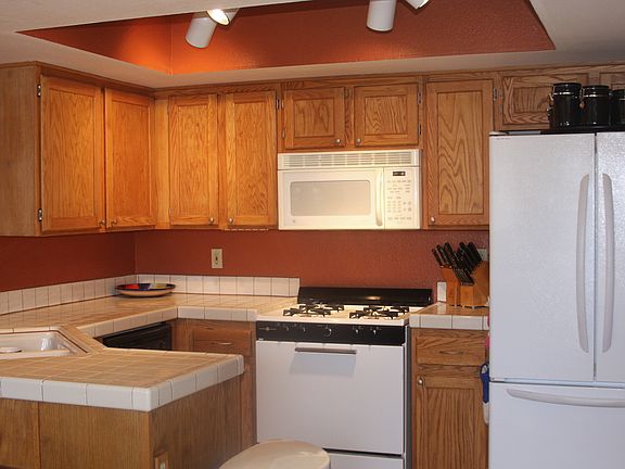 2nd image of 3025 Ocean View Dr