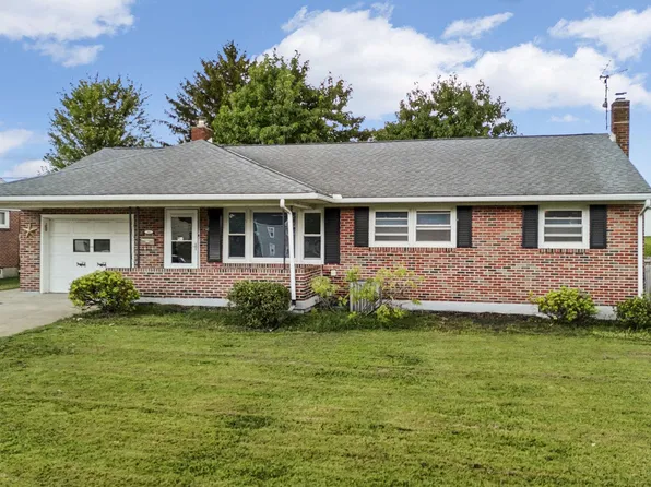 102 N Elm St, Robesonia, PA 19551