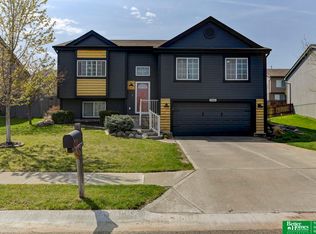 7301 Michelle Ave, La Vista, NE 68128