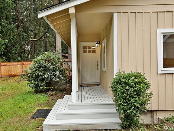 New decks at the entry and on South side of house!