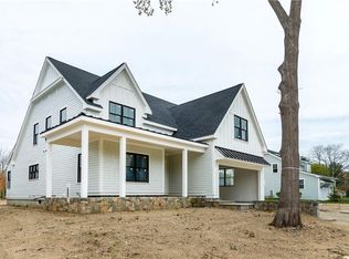 19 Cora St, East Greenwich, RI 02818