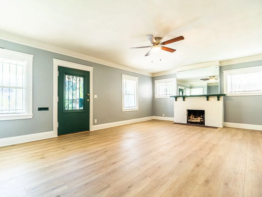 2 bed, 1.0 bath, 1568 sqft, $2,900 — Photo 3