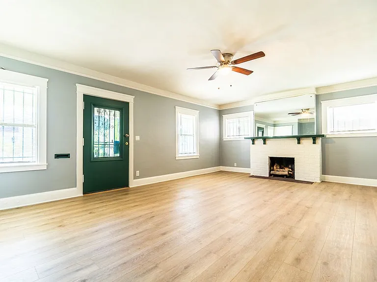 223 S Reno St — Photo 3