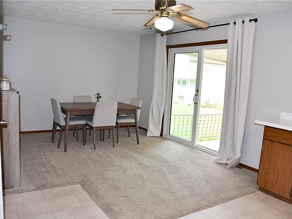 4th image of 704 Sunshine Dr