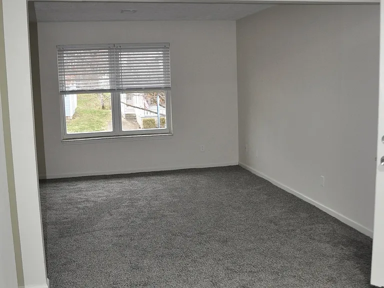 335 S Burns Ave #3 — Photo 4