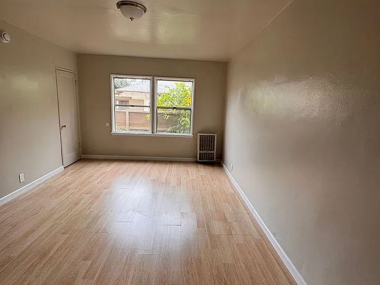 1338-1346 Crenshaw Blvd — Photo 4