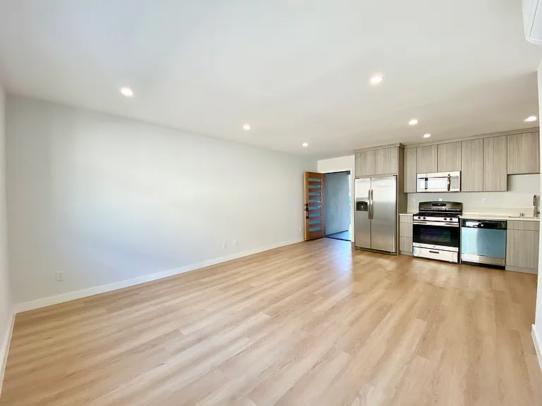 3207 W 3rd St #10A — Photo 8