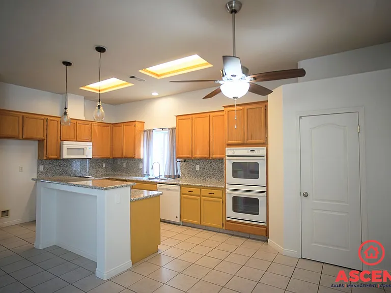 8407 Glenlakes Ct — Photo 7
