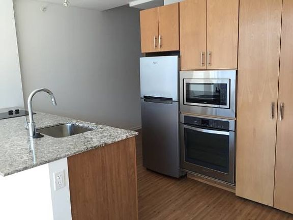 4th image of 160 E Illinois St APT 1506