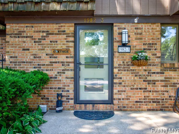 1982 S Shore Dr APT 3, Holland, MI 49423