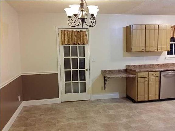 3rd image of 8407 Dunnhill Ln
