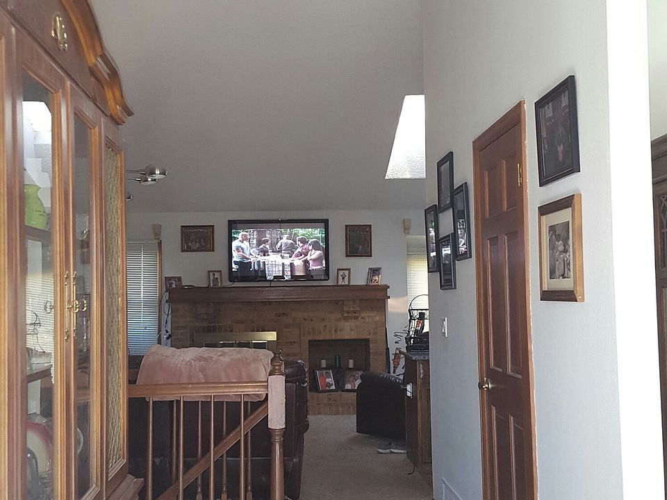 Entry -> Great Room