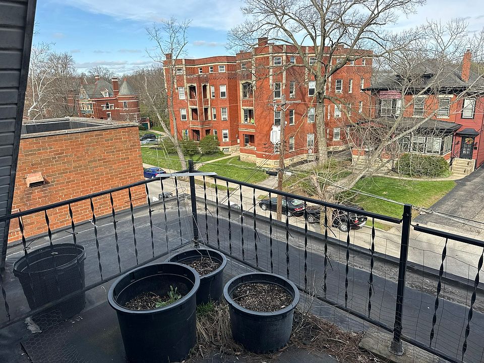 off living room seating area to the left.