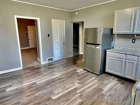3rd image of 3409 Alberta St #2-F