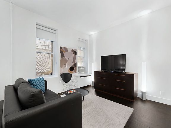3rd image of 221 W 16th St APT 1B